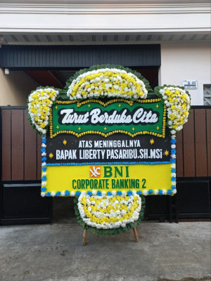Papan Bunga Duka di Sikapak Timur